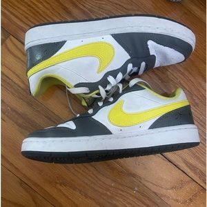 Nike Court Vision Youth Size 5